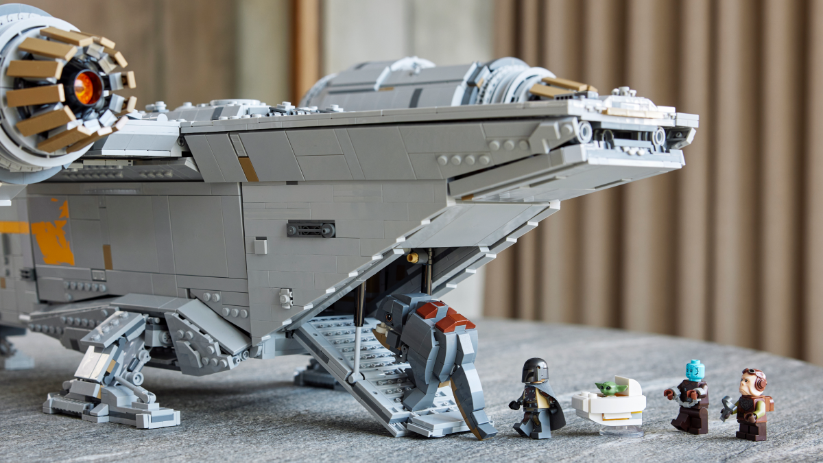 LEGO Star Wars 75331 The Razor Crest featured 3