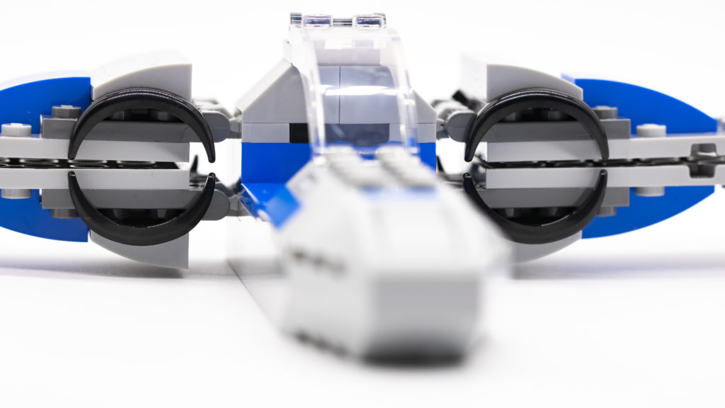 LEGO Star Wars 75297 Resistance X Wing 3