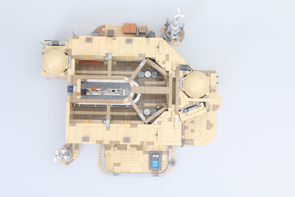 LEGO Star Wars 75290 Mos Eisley Cantina review 33