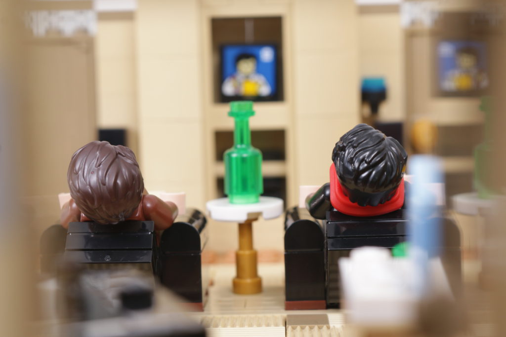 LEGO Creator Expert 10292 Friends Apartments review 23