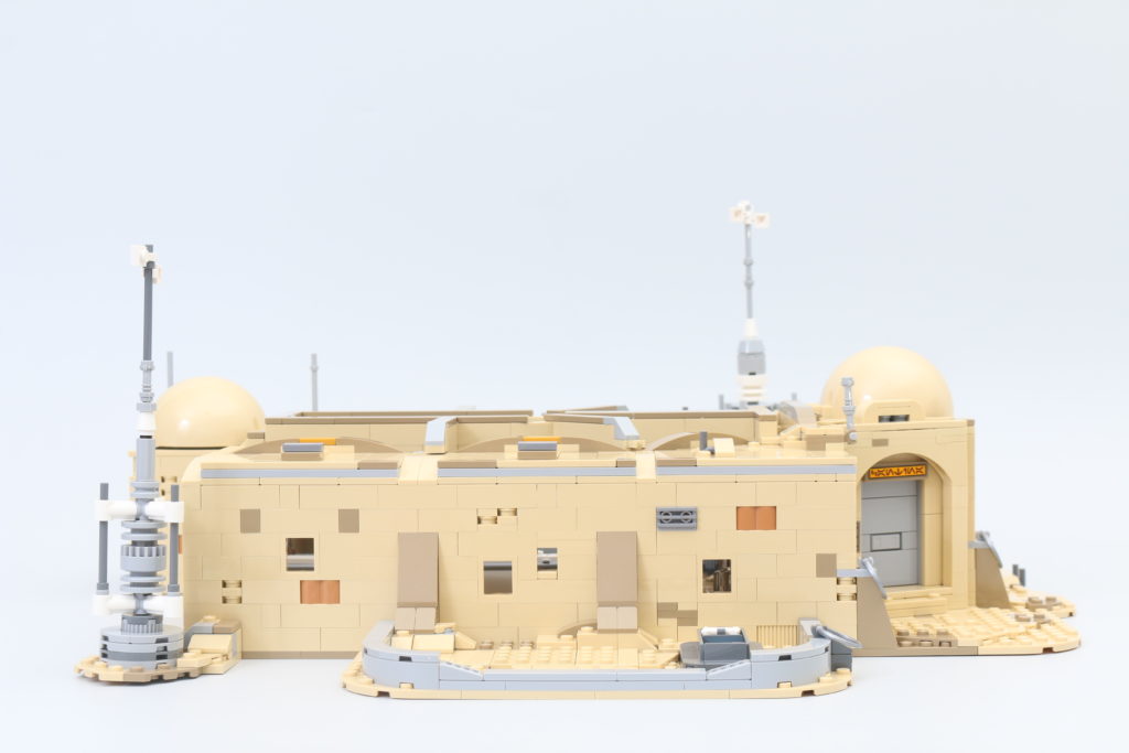 LEGO Star Wars 75290 Mos Eisley Cantina review 34