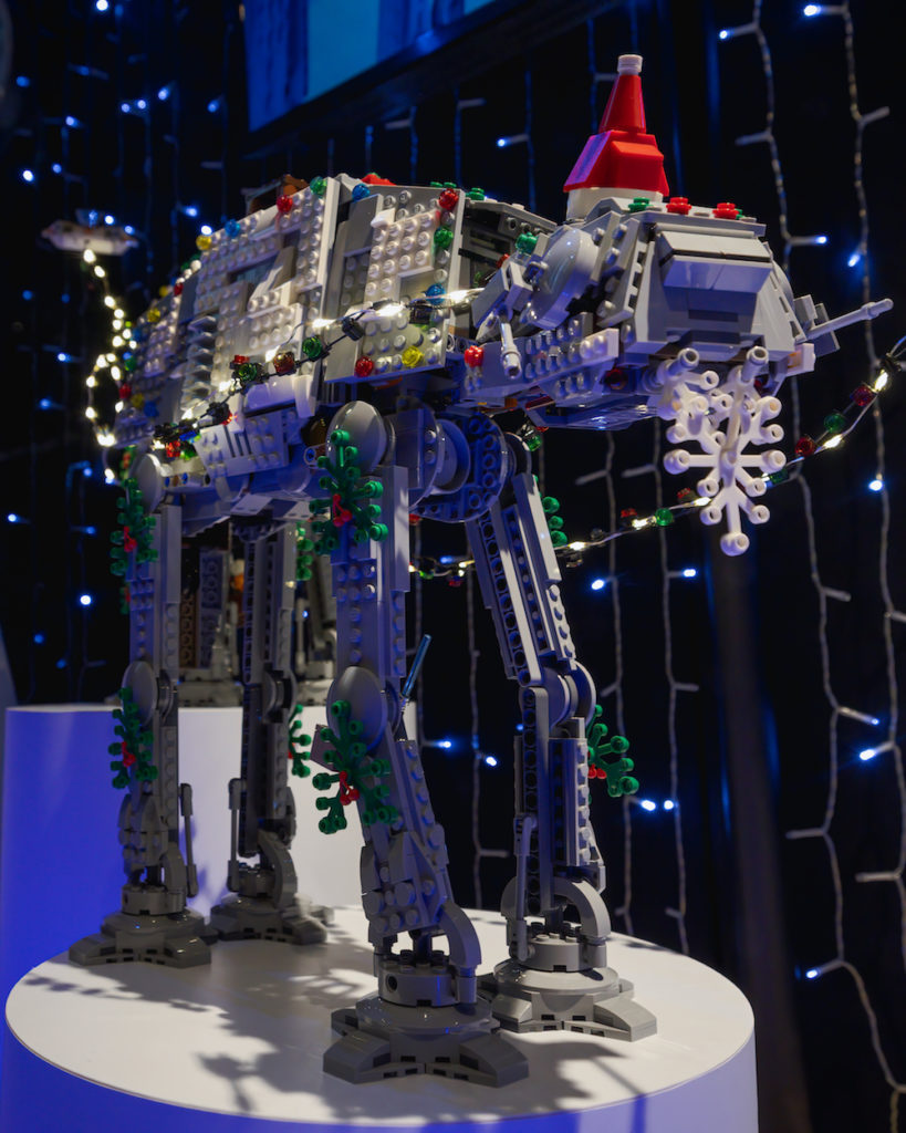 LEGO Star Wars Empire State Building Christmas 3